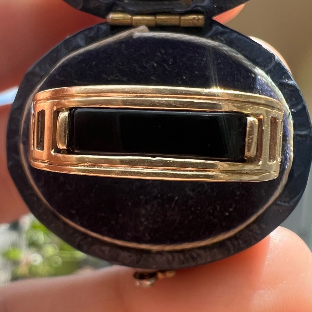 Vintage Solid 10k Yellow Gold Genuine Onyx Ring